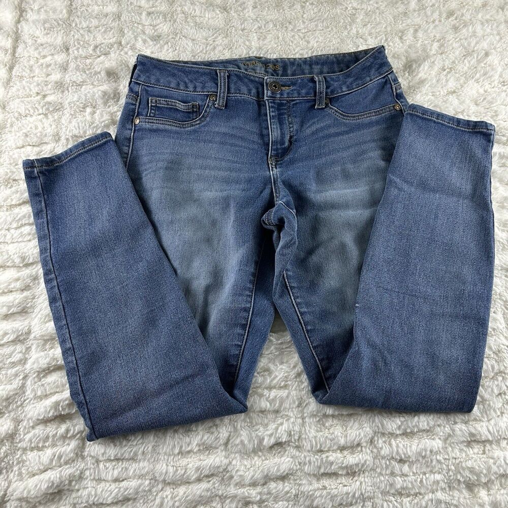 Maurices Women’s Skinny Jegging size M Stretch Mid Rise Distressed Soft Denim - Picture 2 of 14